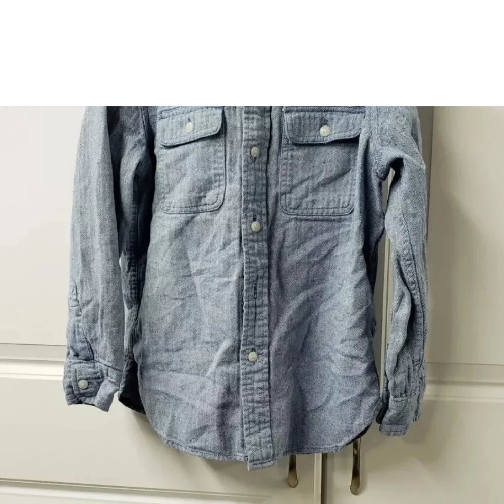 Gap Boys Button Up Shirt Size: Medium Long Sleeve